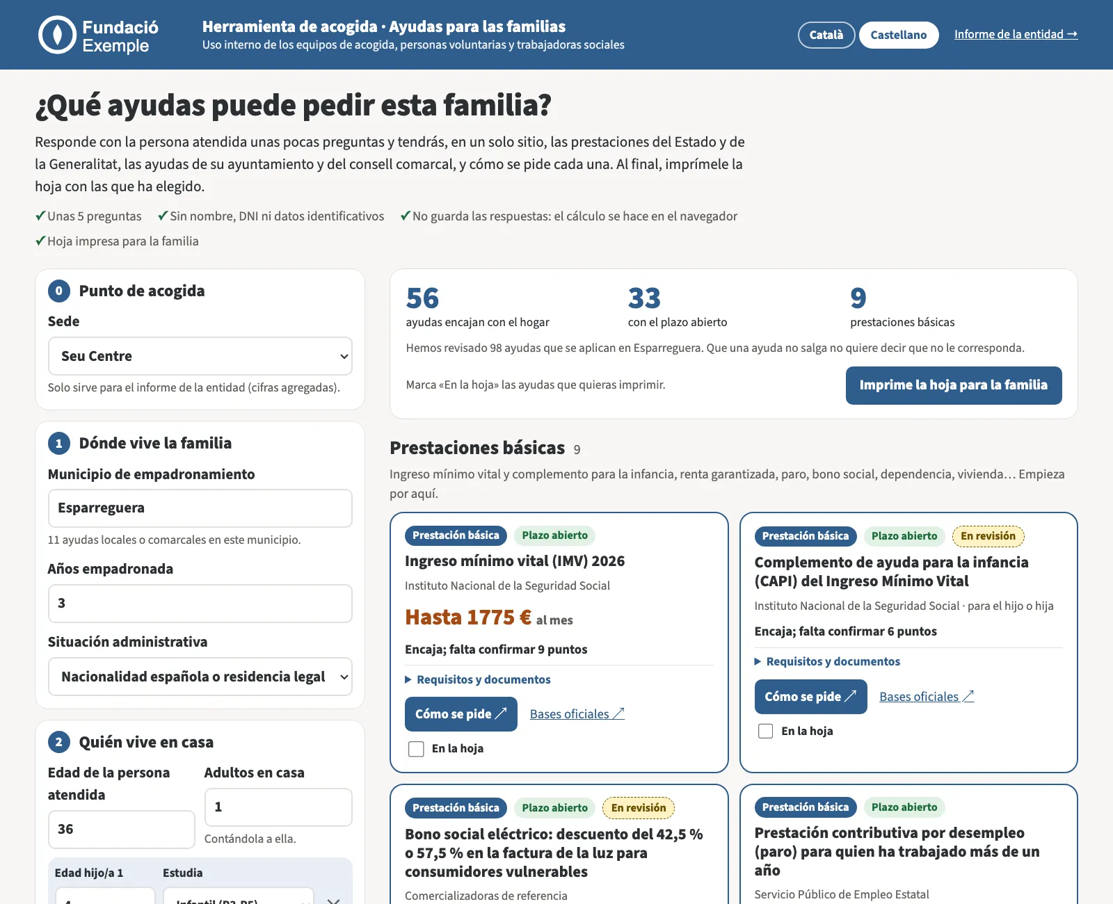 La herramienta de acogida de una entidad ficticia: a la izquierda, las preguntas sobre la familia; a la derecha, las prestaciones básicas y las ayudas que encajan.